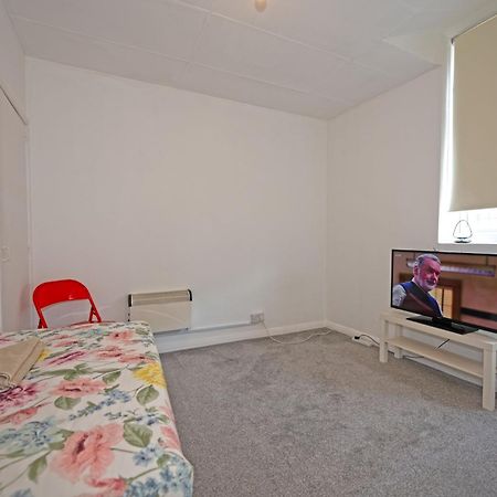 Flat In Clapham Budget Friendly Stay Londres Exterior foto
